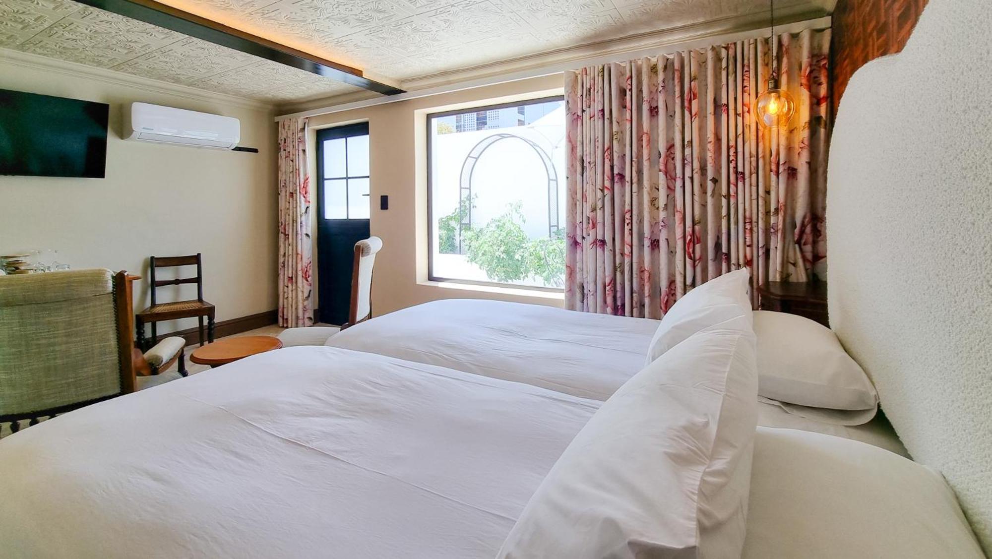 Twin Room with Pool View